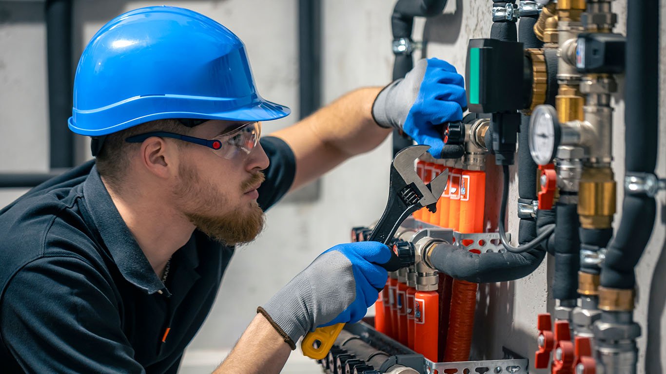 Schnelle Hilfe bei Rohrbruch: Was Sie sofort tun sollten